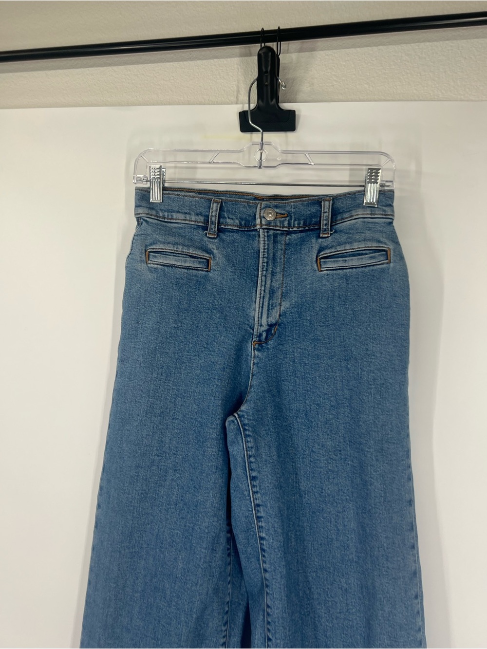 Levi’s Ribcage Wide Leg Crop Jeans High Rise - Picture 2 of 8